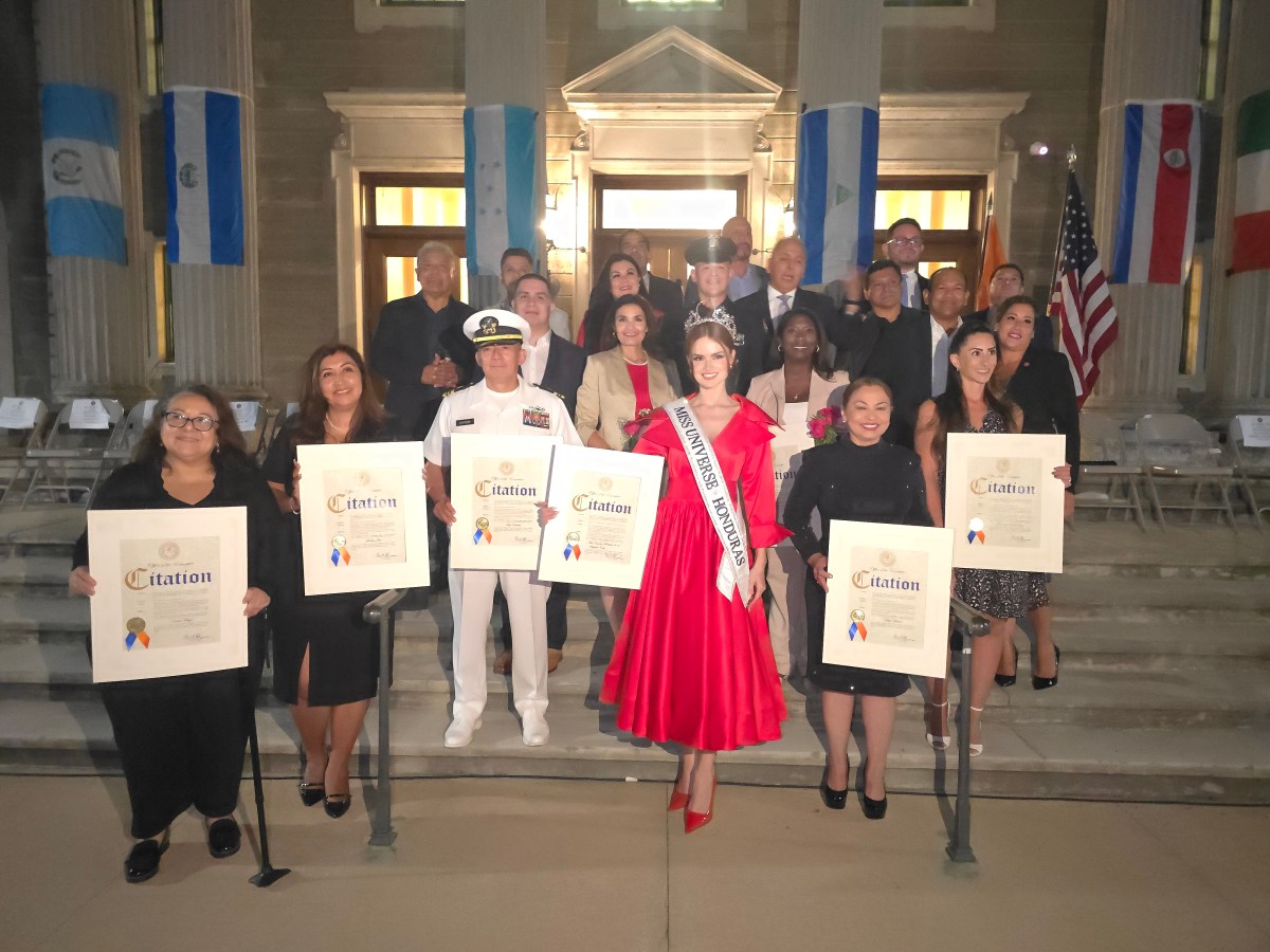 Condado de Nassau rinde homenaje a la Independencia de Centroamérica y México durante el Mes de la Herencia Hispana