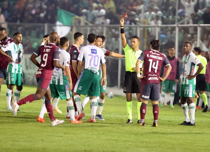 El Saprissa empata con el Antigua tras fallar dos penales en Guatemala