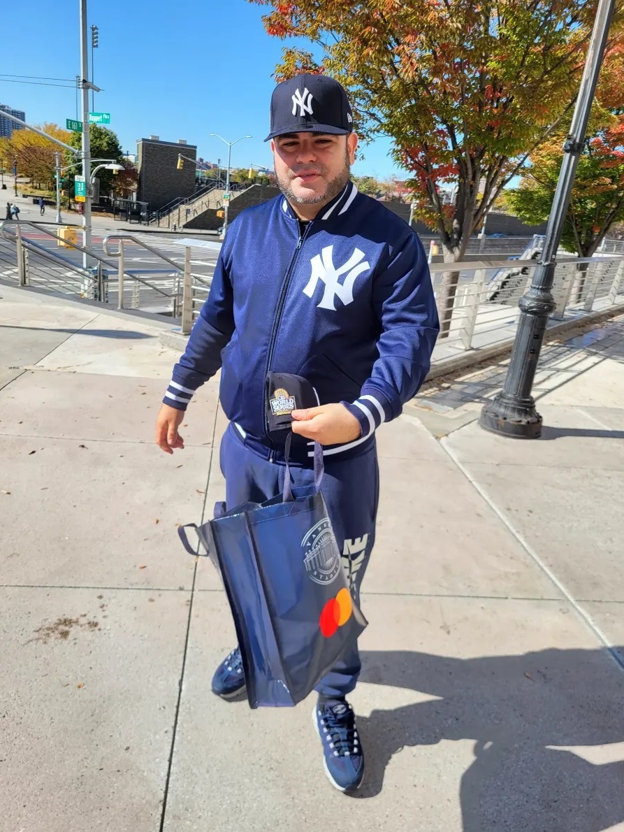 Fanáticos de los Yankees celebran el regreso a la Serie Mundial tras 15 años de espera