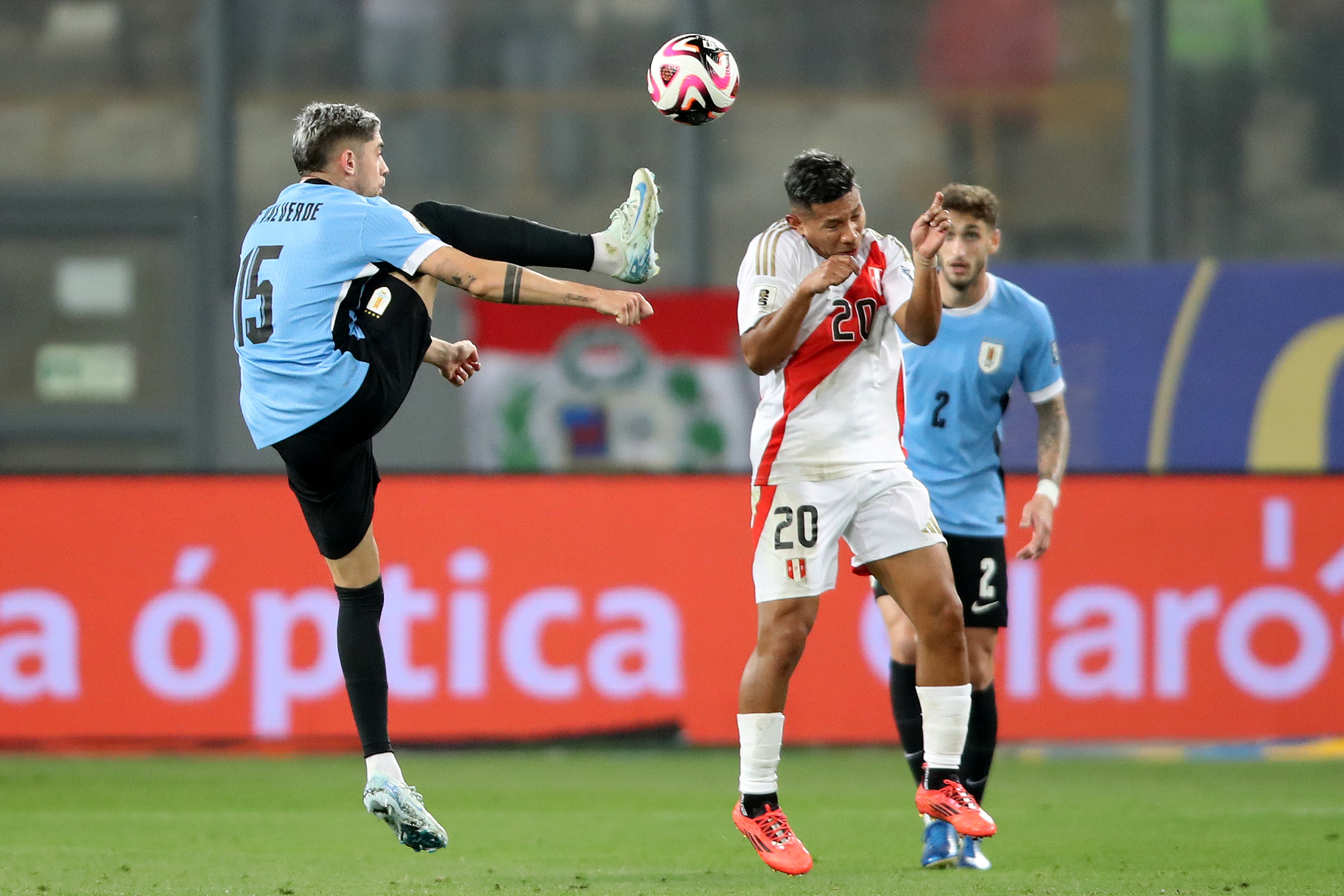 ¡Viven! Perú derrota 1-0 a Uruguay con gol salvador de Araujo