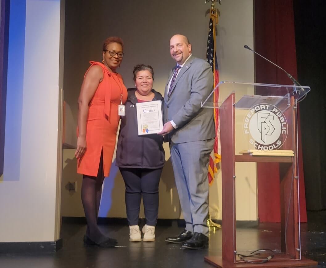 Rinden sentido homenaje a la Herencia Hispana en Freeport High School