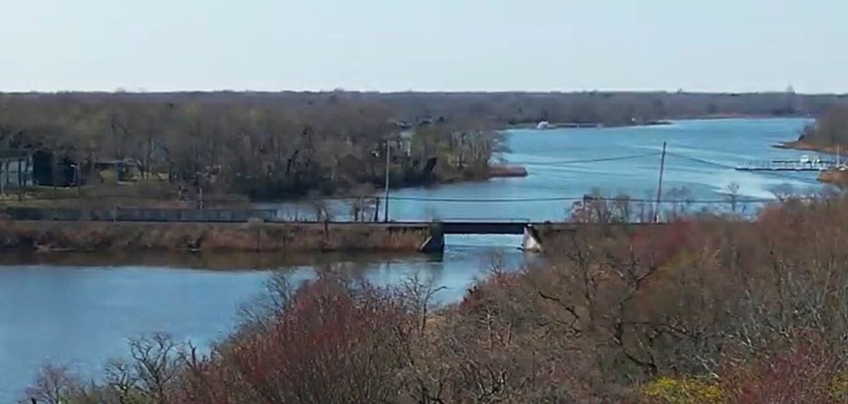 Ejecutivo de Suffolk, Ed Romaine, aplaude la aprobación de histórica ley de agua limpia