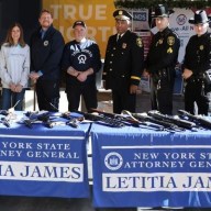 Fiscal General James anuncia que se entregaron 111 armas en evento 'Gun Buyback' en Suffolk