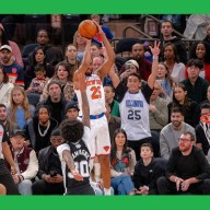 NBA: Mikal Bridges salva la Navidad de NY Knicks