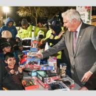 ¡Adelantan la Navidad! Condado de Nassau regalará juguetes a los niños