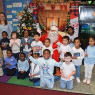 Santa Claus visita a estudiantes pre-K de la Northeast Elementary School