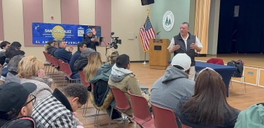 Legislador Gonzalez organiza clínica de inmigración en Brentwood para orientar a las familias hispanas