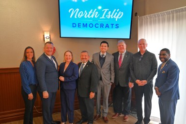 Líderes demócratas del condado de Suffolk y del Town de Islip anuncian el lanzamiento del North Islip Democratic Club