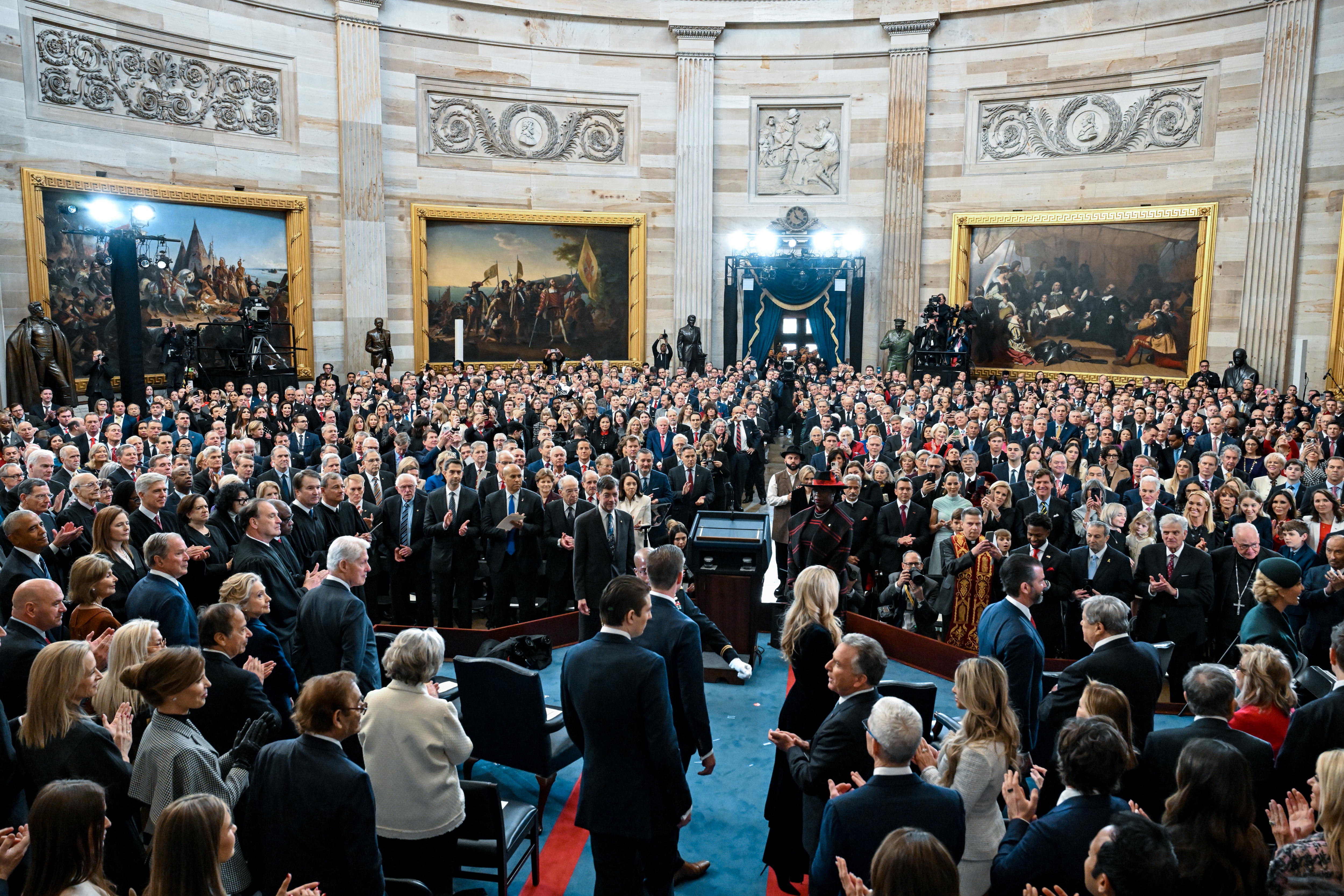 Trump toma posesión como presidente y declara el inicio de una 'Edad de Oro' de EEUU