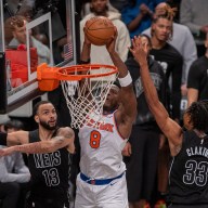 New York Knicks ganan derbi de infarto a Brooklyn Nets