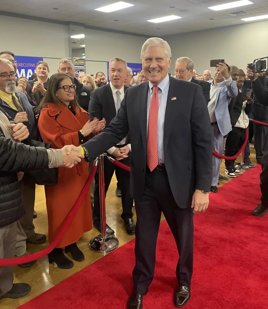 Bruce Blakeman inicia su campaña de reelección para Ejecutivo del condado de Nassau